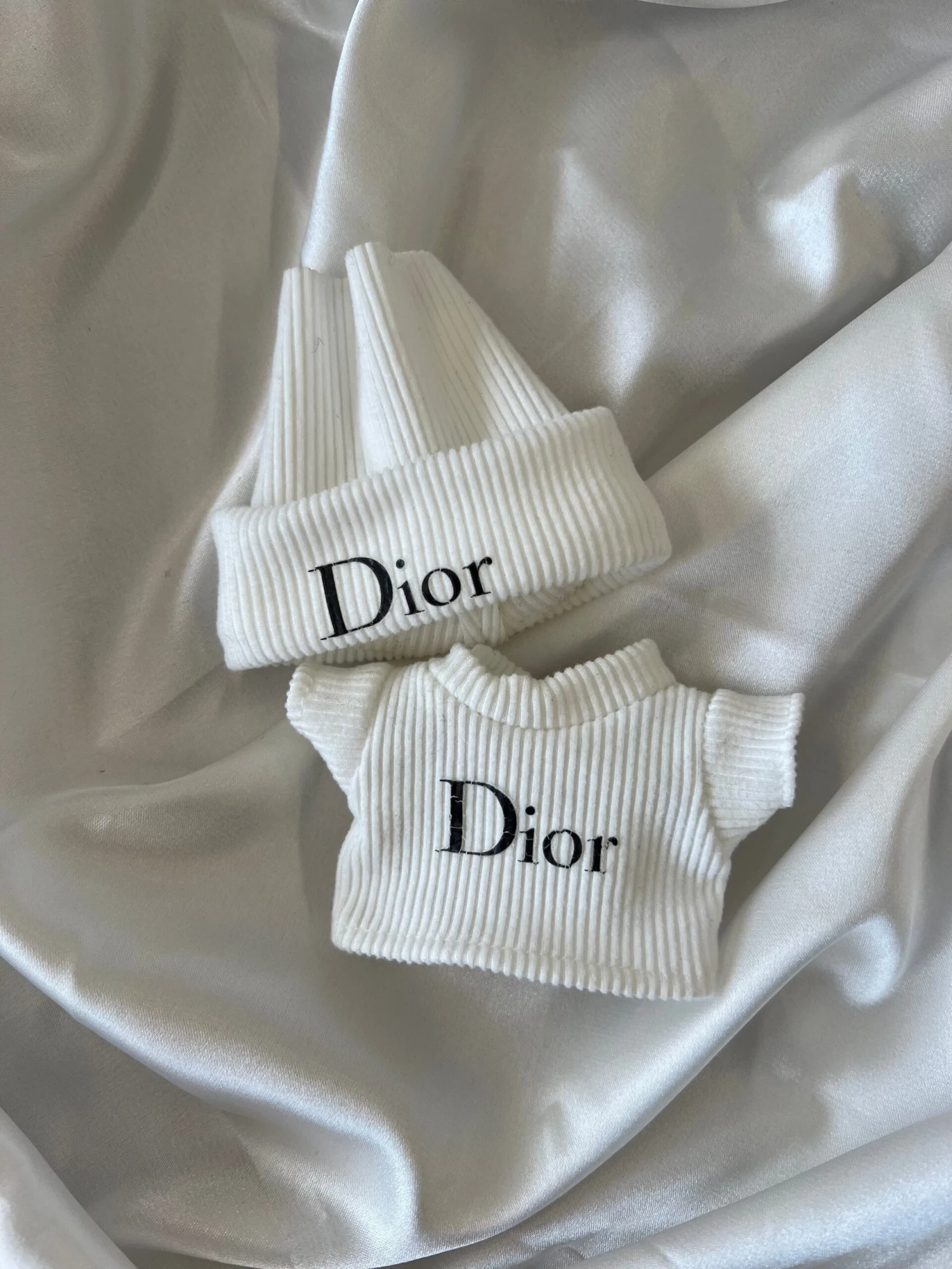 Labubu Winter Designer Set - White Ribbed Sweater & Matching Beanie (17cm) 6 Labubu Winter Designer Set - White Ribbed Sweater & Matching Beanie (17cm) - Image 4