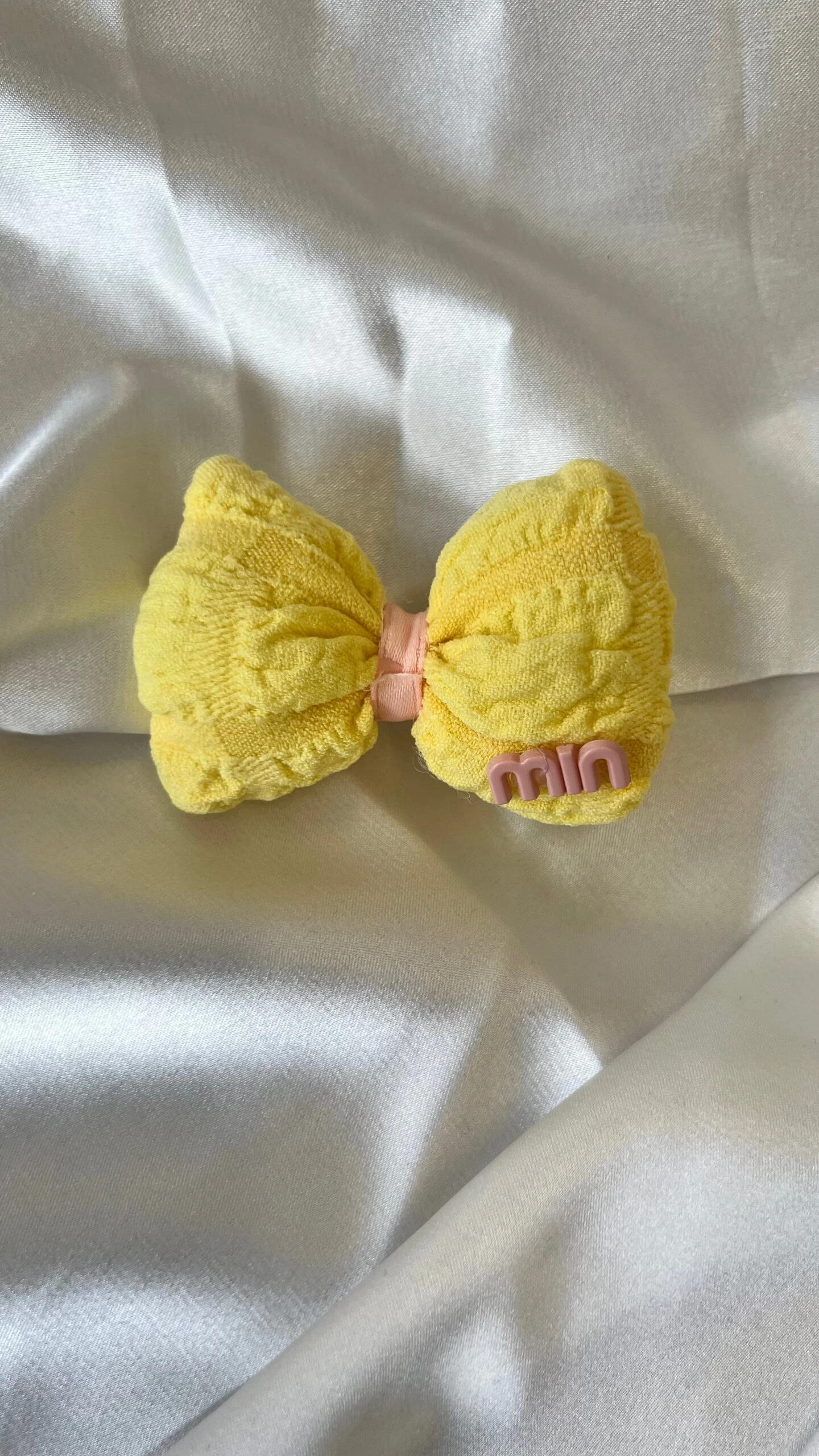 Labubu Lavender Tweed Set - Purple Overalls & Yellow Bow Accessory (17cm) 6 Labubu Lavender Tweed Set - Purple Overalls & Yellow Bow Accessory (17cm) - Image 4